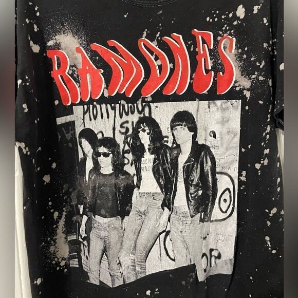 Ramones t shirt  - Picture 2 of 7